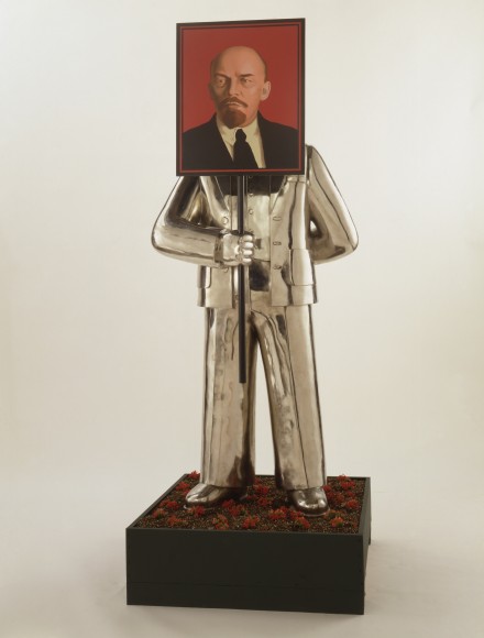 GRISHA BRUSKIN
Man with Portrait of Lenin.
(From the series Paradise Lost)
1990
Installation, stainless steel, aluminum, industrial enamel
200 x 86.4 x 68.5cm
Image courtesy of the Sepherot Foundation, Liechtenstein